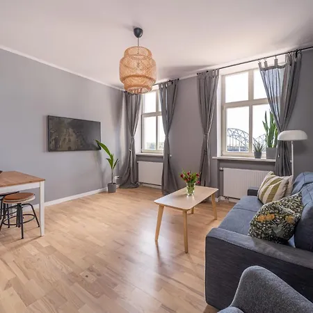 Cosy With River View Apartmán *